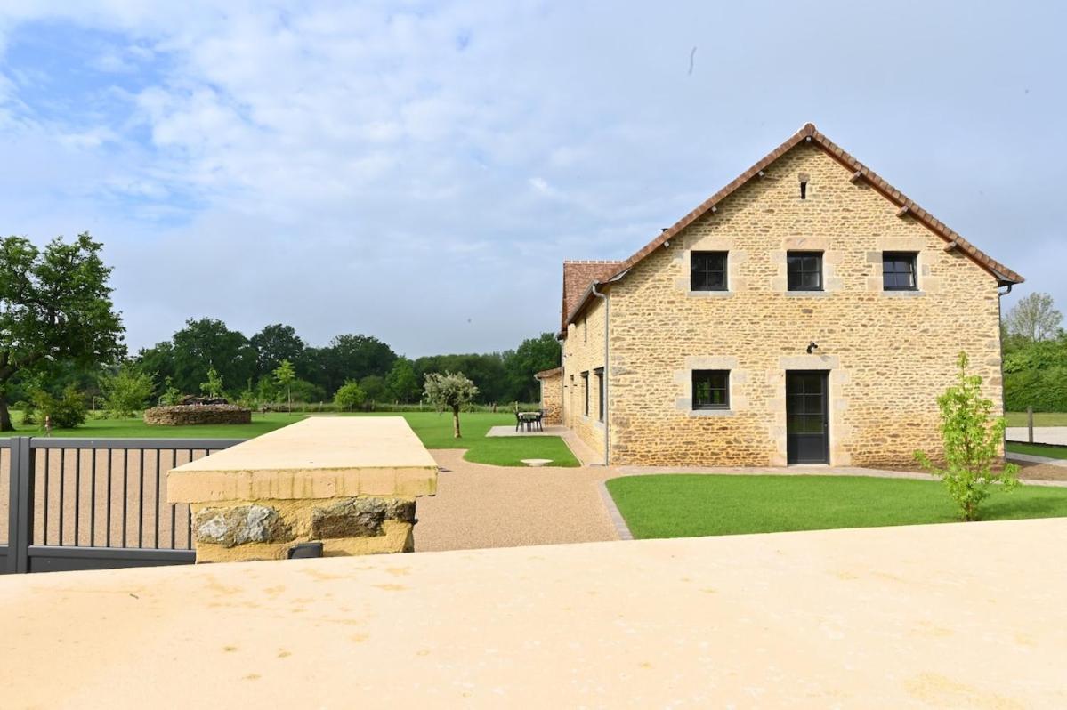 Villa La Grange Et Le Nid Saint-Pierre-des-Nids Exterior foto